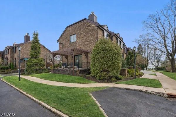 $899,000 | 9 Klara, Madison, NJ 07940