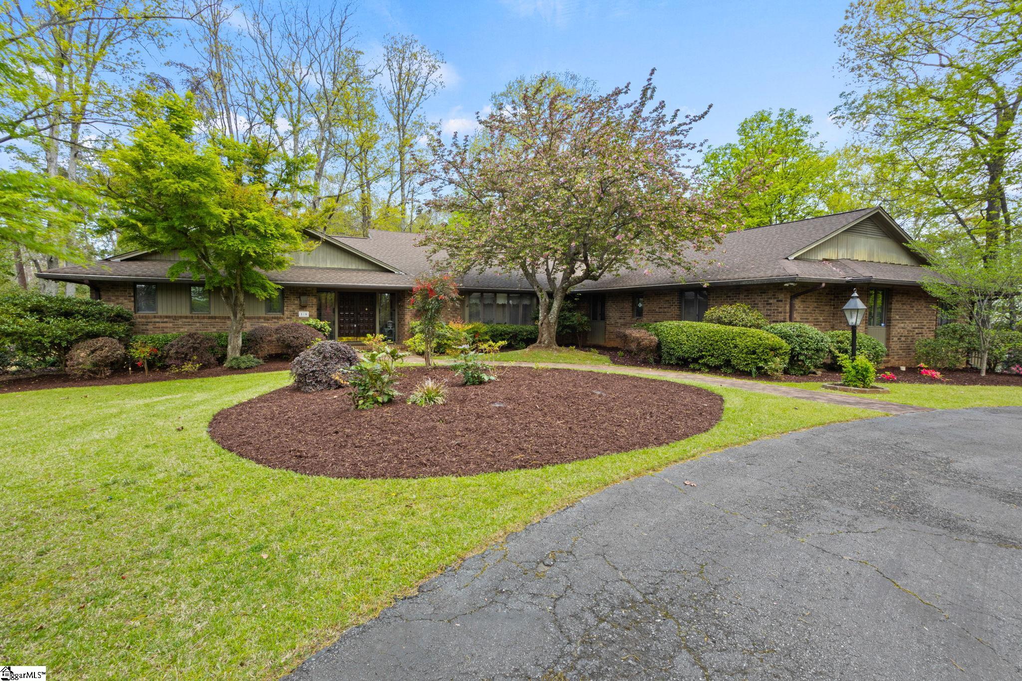 519 Huntington Road Greenville, SC 29615 - Photo 3 of 38