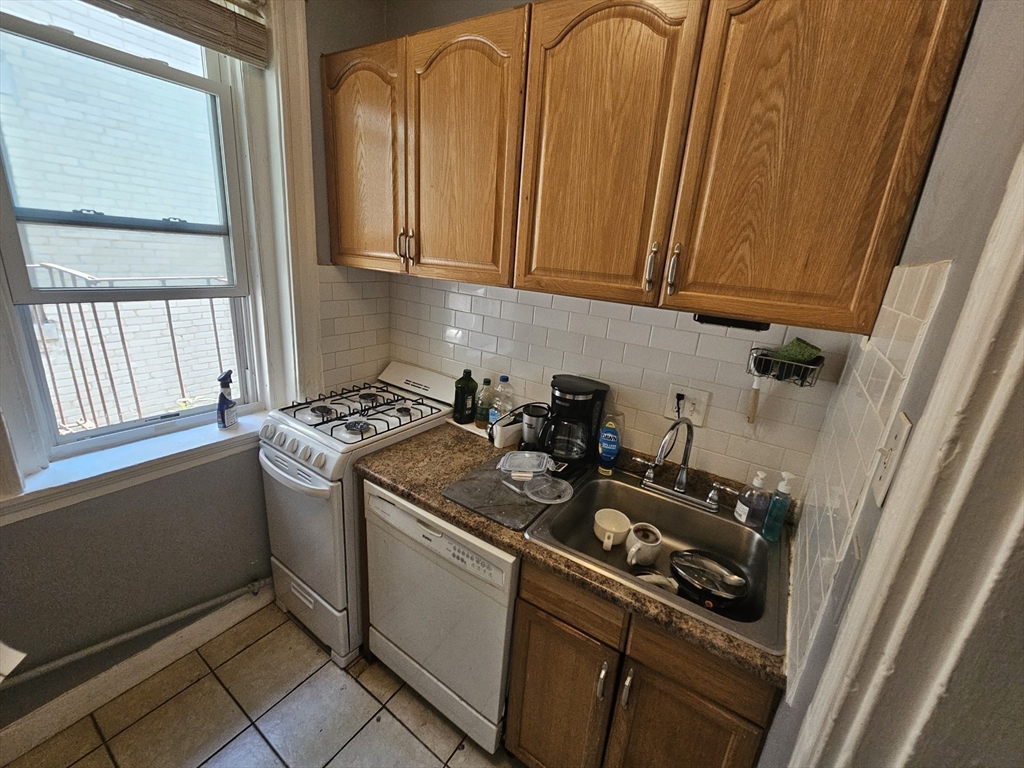 7 Lothian Road, Unit 8 Boston, MA 02135 - Photo 5 of 15 Gallery Image 5