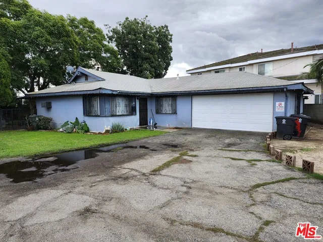 a front view of house with yard