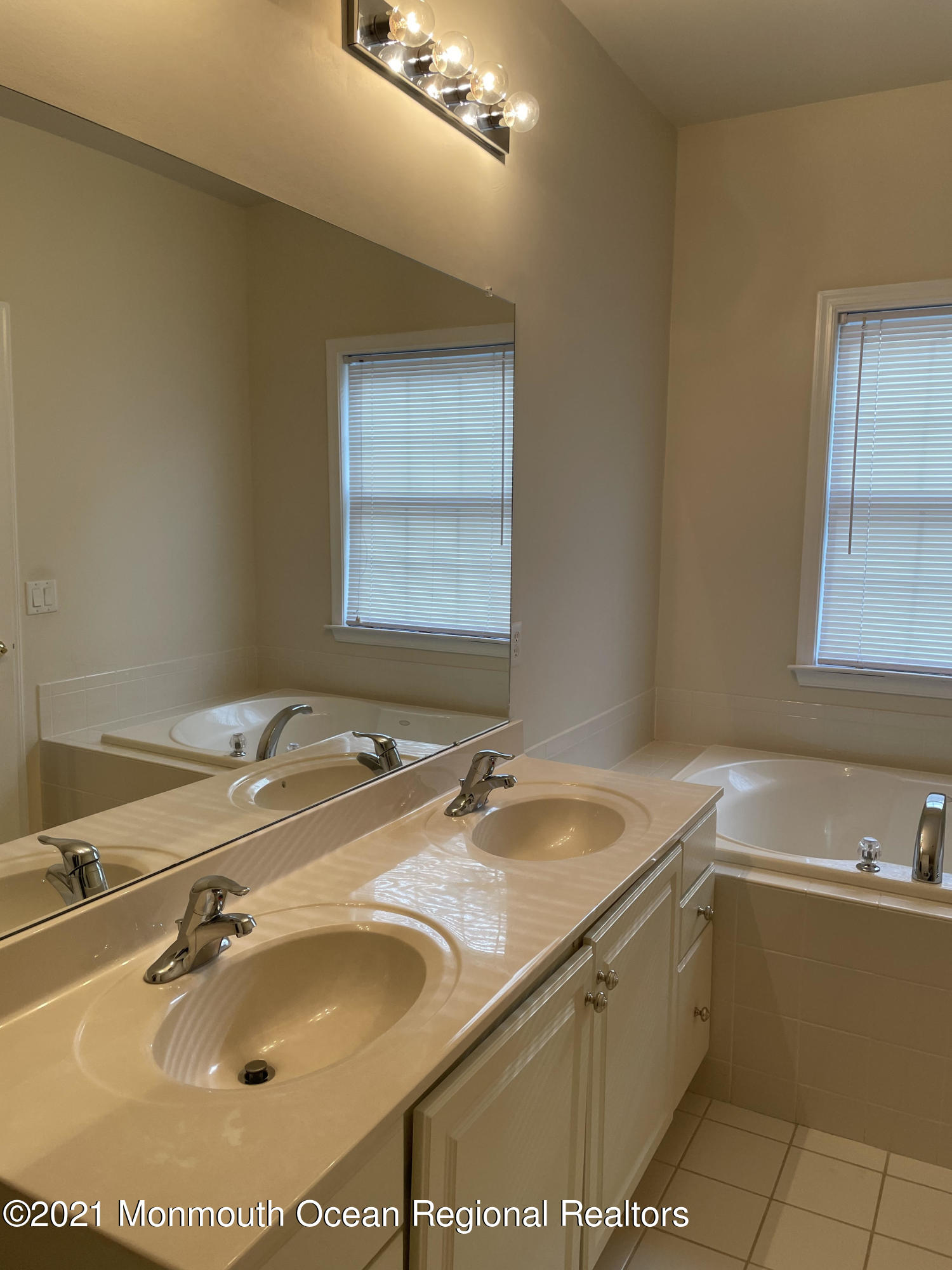 76 Yates Road Manalapan, NJ 07726 - Photo 17 of 27 Master Bath