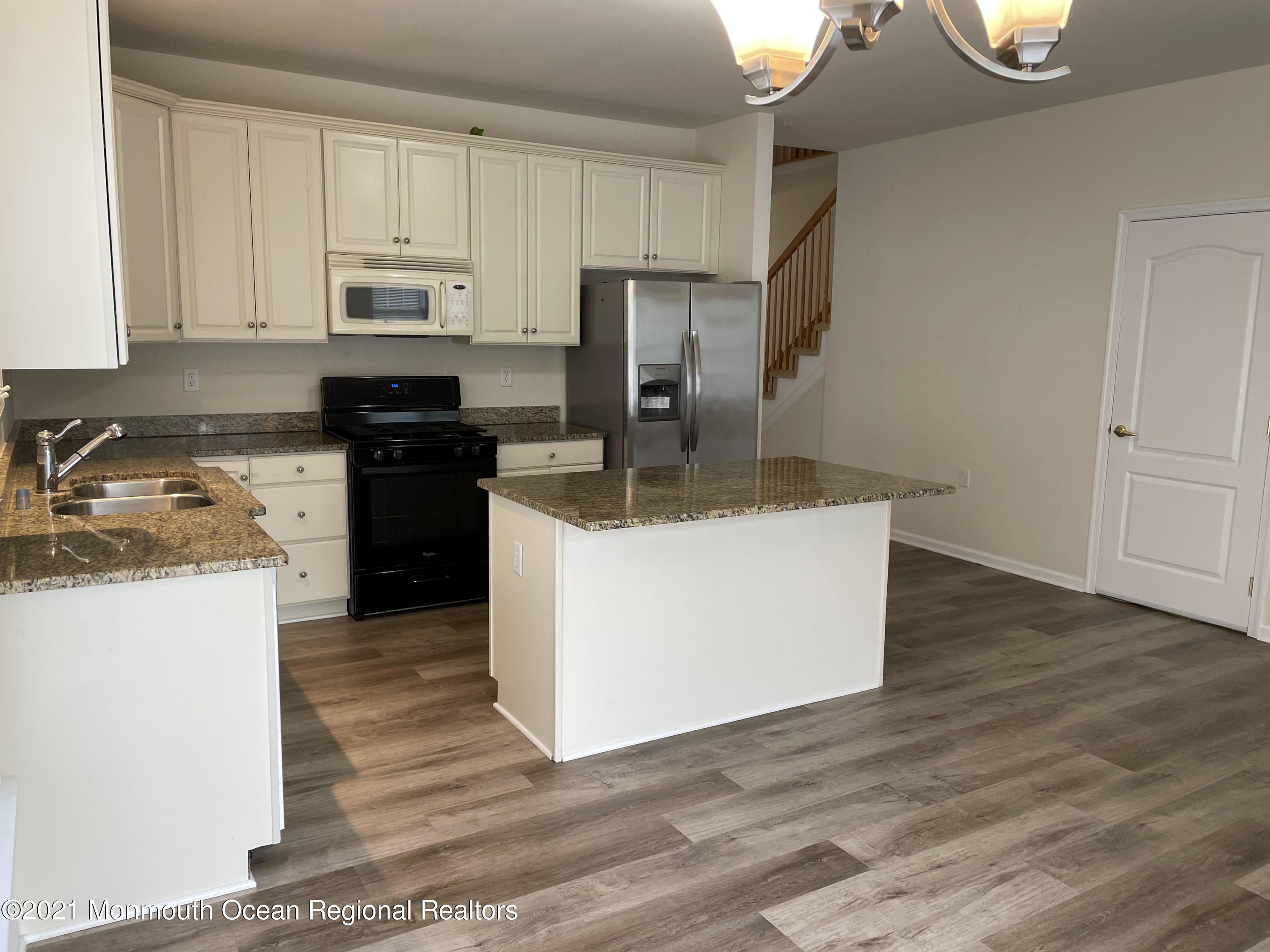 76 Yates Road Manalapan, NJ 07726 - Photo 10 of 27 Kitchen