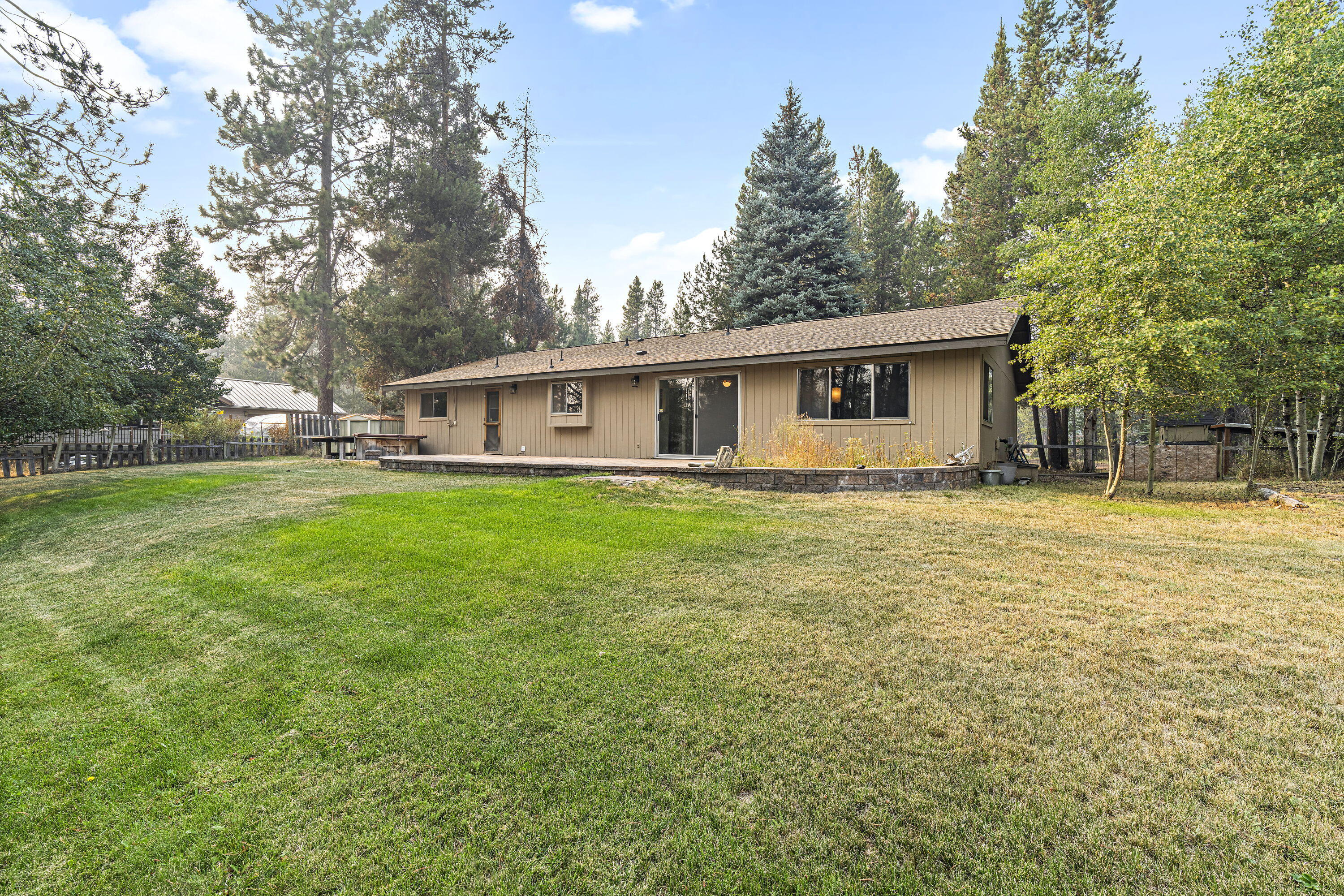 17315 Elsinore Road Bend, OR 97707 - Photo 29 of 41 29. Back Patio