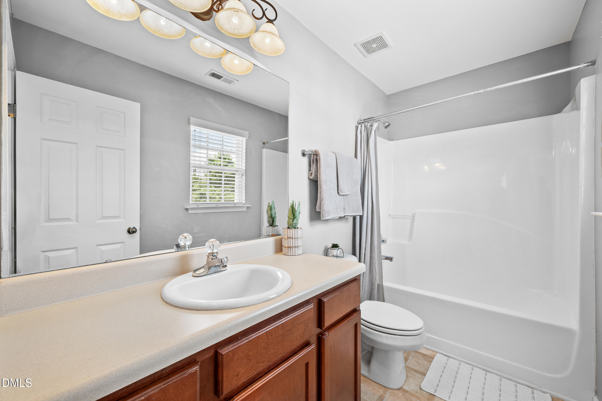 9819 Castain Drive Raleigh, NC 27617 - Photo 24 of 27 20_9819 castain dr, interior-17