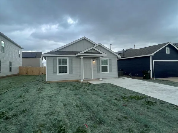 $1,500 | 147 Gabbro Gardens, Maxwell, TX 78656