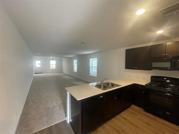 $1,500 | 147 Gabbro Gardens, Maxwell, TX 78656