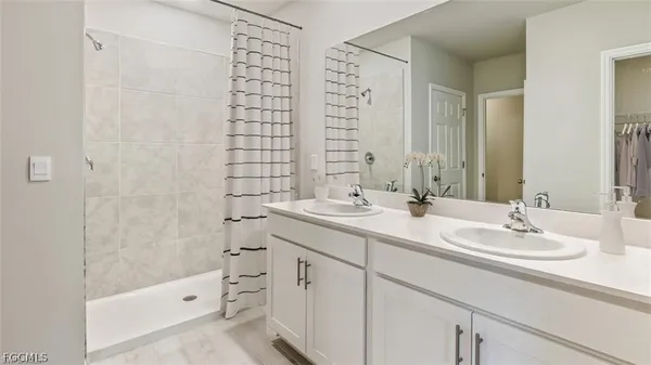 $2,700 | 1621 Northwest 9th Terrace, Cape Coral, FL 33993