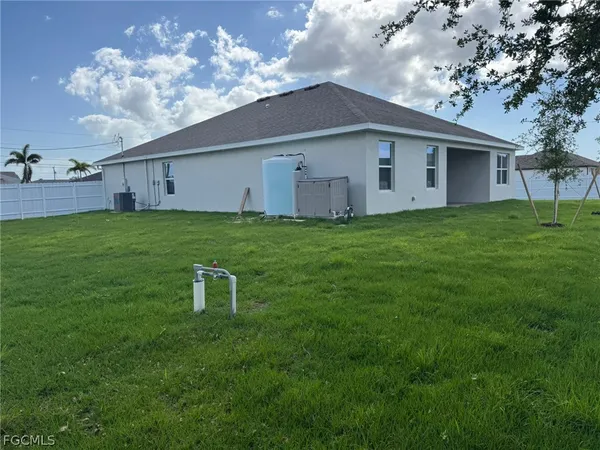 $2,700 | 1621 Northwest 9th Terrace, Cape Coral, FL 33993