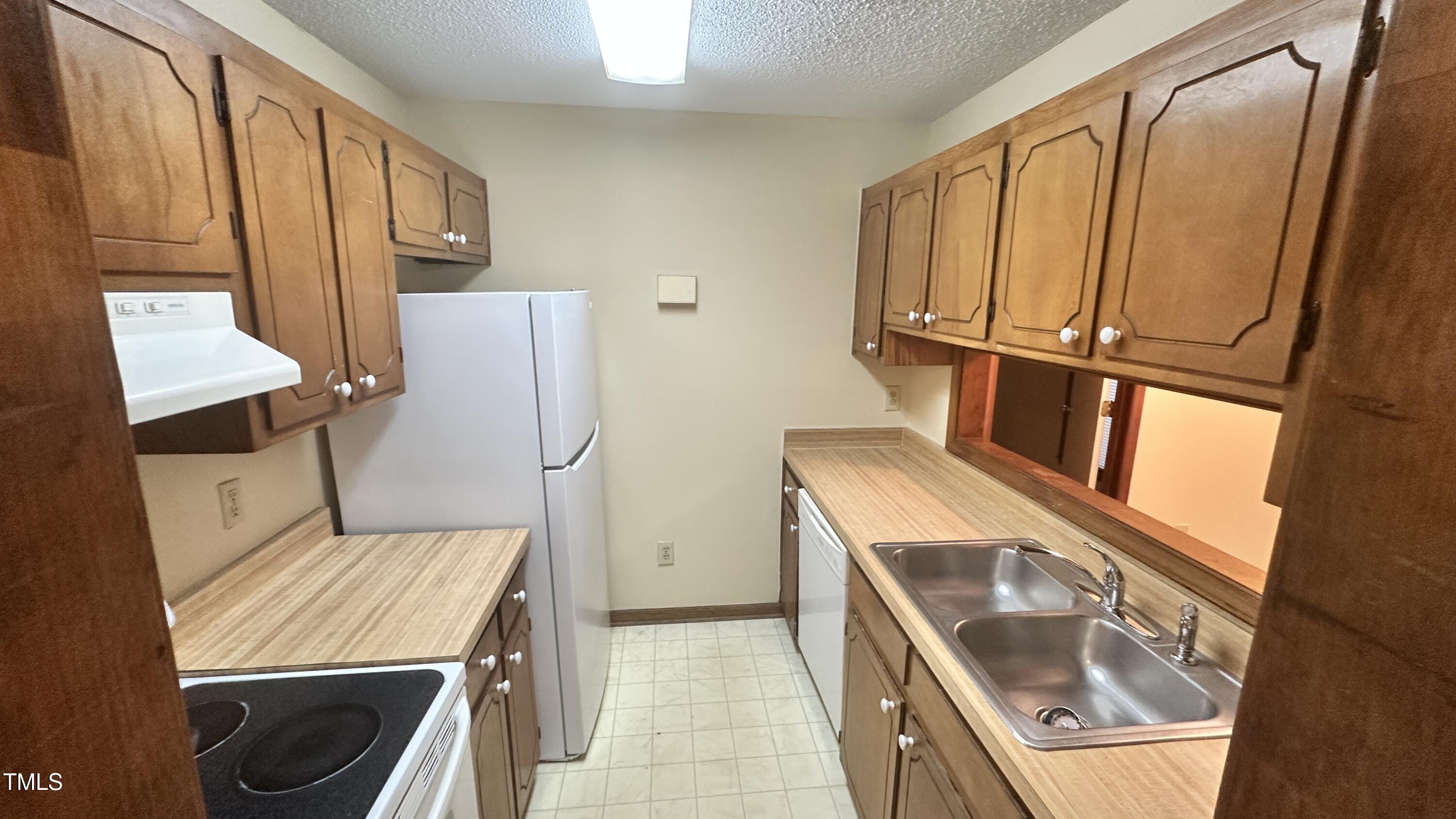 3239 Mill Run Raleigh, NC 27612 - Photo 2 of 9 3239 Mill 1