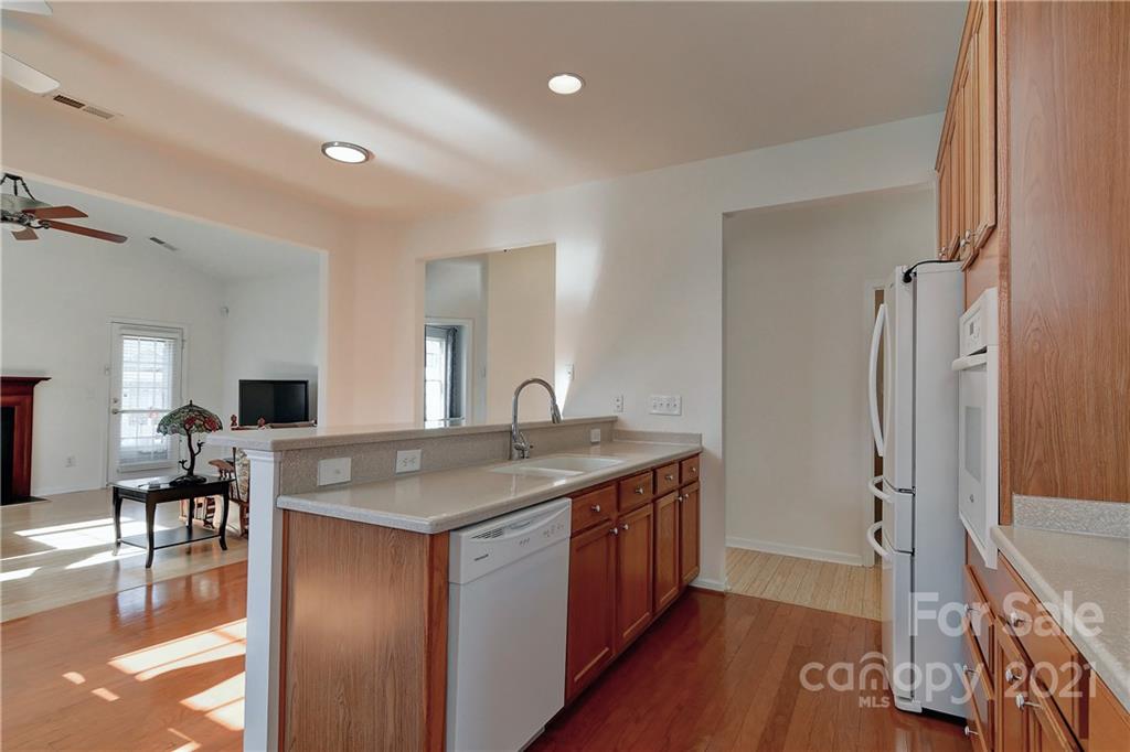 302 Garnet Court, Unit 522 Fort Mill, SC 29708 - Photo 12 of 45 a view of a kitchen counter space