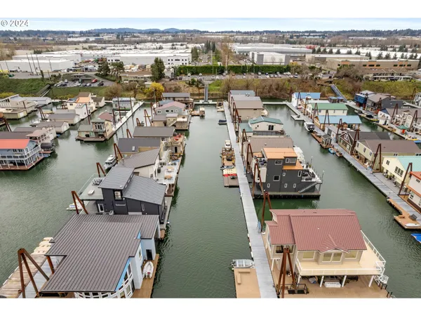 $325,000 | 18525 Northeast Marine Drive, Unit B9, Portland, OR 97230