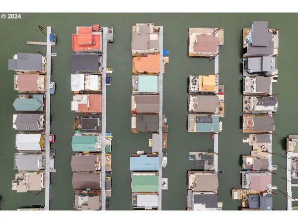 $325,000 | 18525 Northeast Marine Drive, Unit B9, Portland, OR 97230