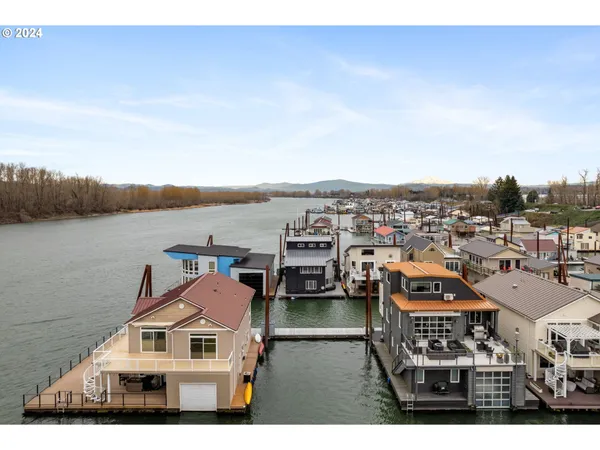 $325,000 | 18525 Northeast Marine Drive, Unit B9, Portland, OR 97230