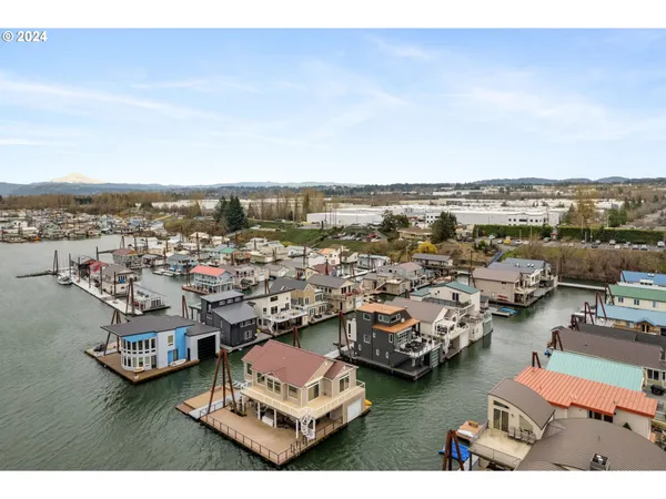 $325,000 | 18525 Northeast Marine Drive, Unit B9, Portland, OR 97230