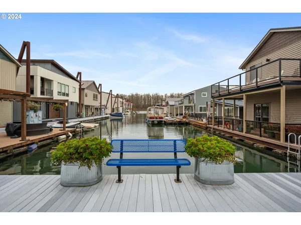 $325,000 | 18525 Northeast Marine Drive, Unit B9, Portland, OR 97230