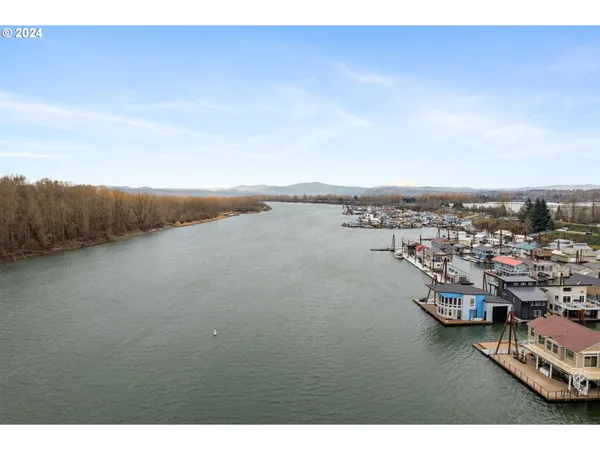 $325,000 | 18525 Northeast Marine Drive, Unit B9, Portland, OR 97230