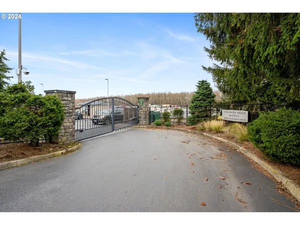 $325,000 | 18525 Northeast Marine Drive, Unit B9, Portland, OR 97230