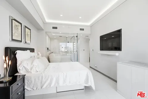 $950,000 | 10501 Wilshire Boulevard, Unit 1007, Los Angeles, CA 90024