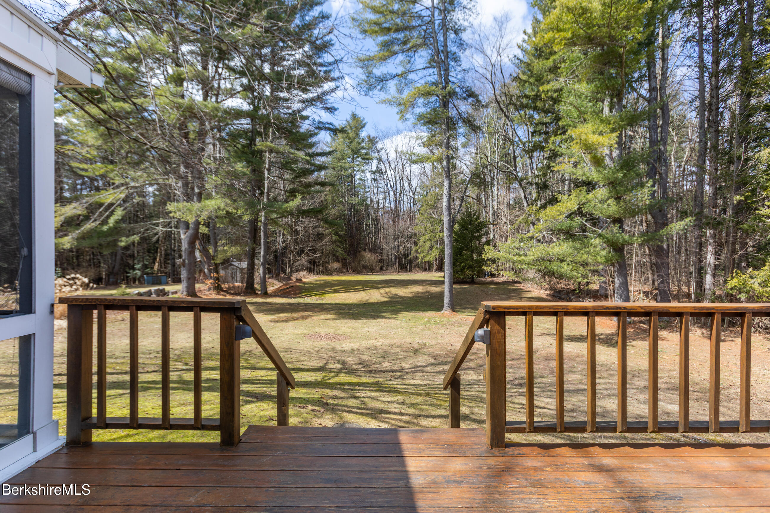 156 East New Lenox Road Pittsfield, MA 01201 - Photo 15 of 41 Deck