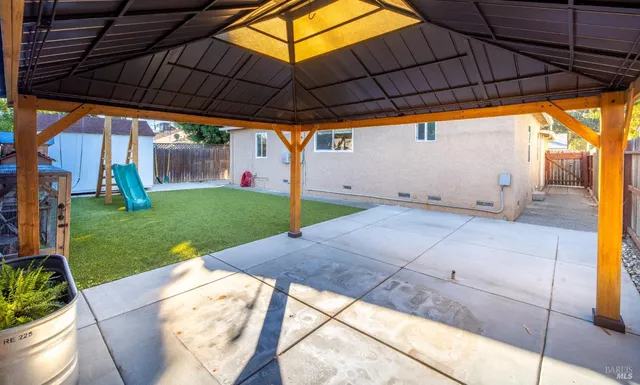 $2,950 | 372 Acacia Street, Vacaville, CA 95688