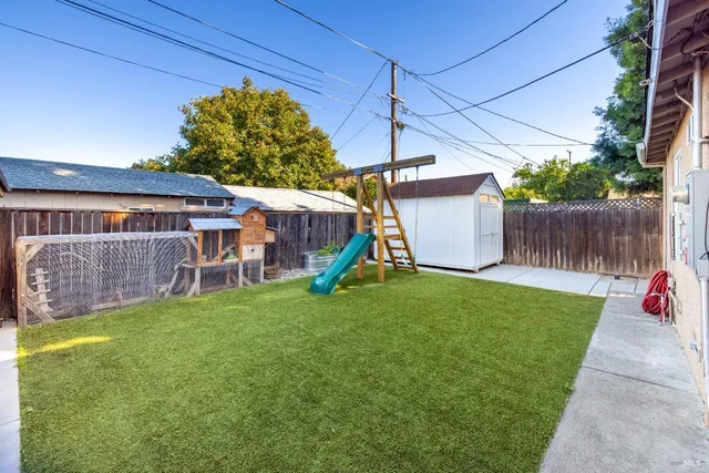 $2,950 | 372 Acacia Street, Vacaville, CA 95688