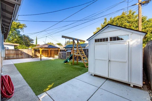 $2,950 | 372 Acacia Street, Vacaville, CA 95688
