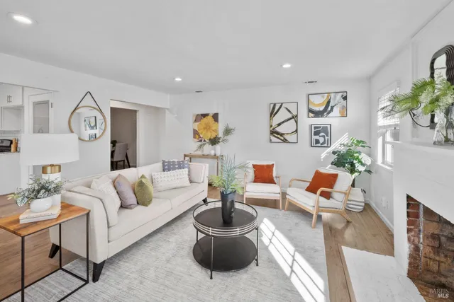 $2,950 | 372 Acacia Street, Vacaville, CA 95688