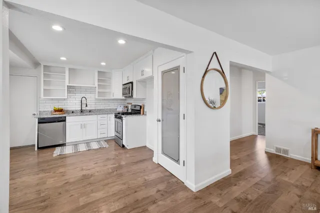 $2,950 | 372 Acacia Street, Vacaville, CA 95688