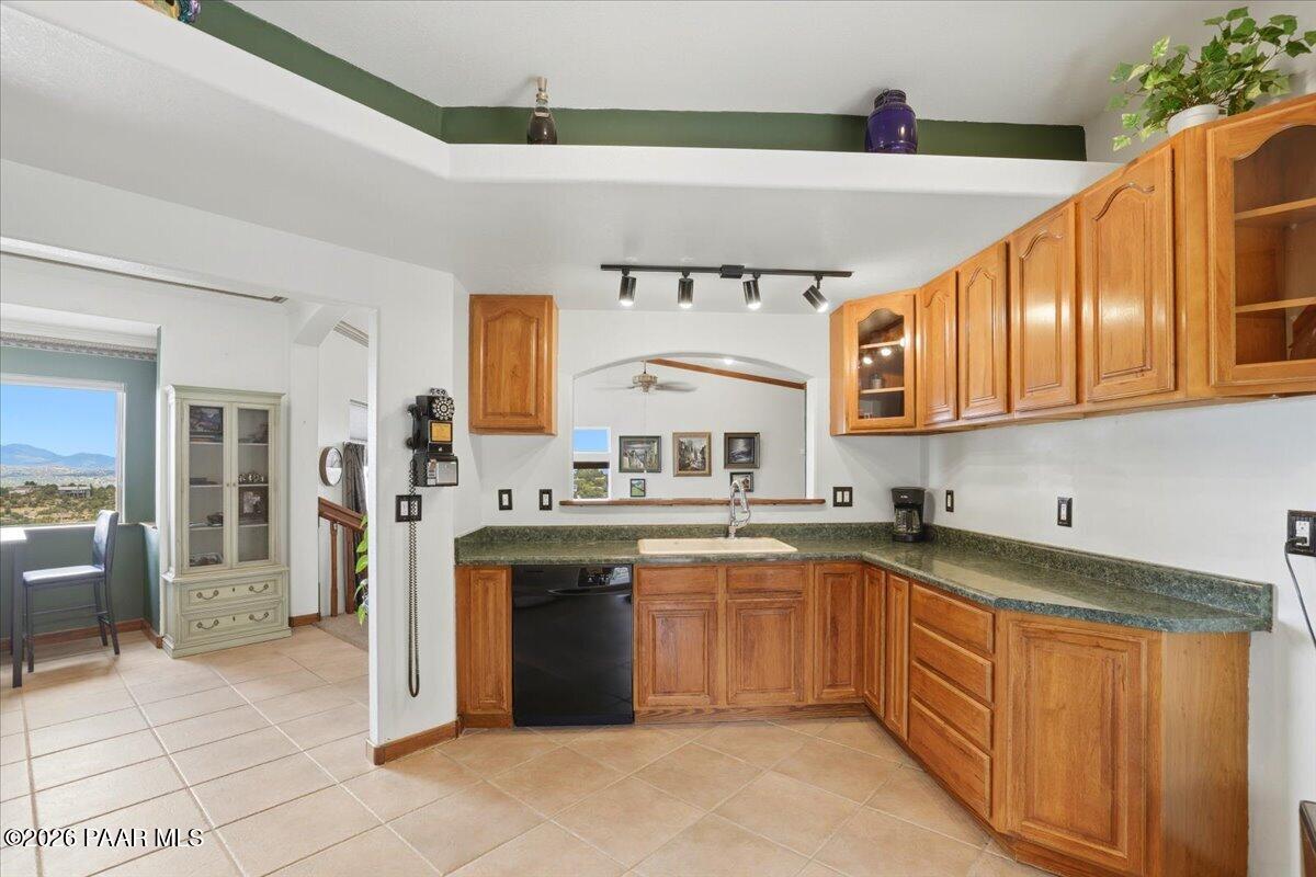 500 Old Senator Road Prescott, AZ 86303 - Photo 11 of 45 10-Kitchen