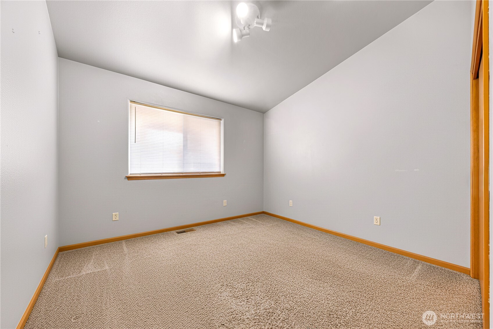 1470 James Street Bellingham, WA 98225 - Photo 17 of 29