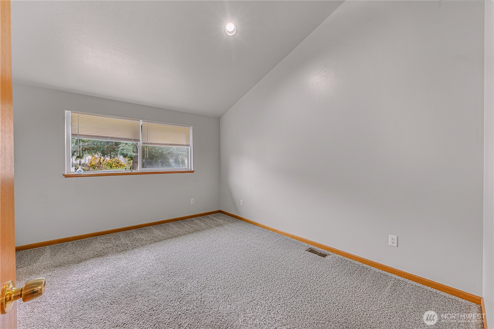 1470 James Street Bellingham, WA 98225 - Photo 10 of 29