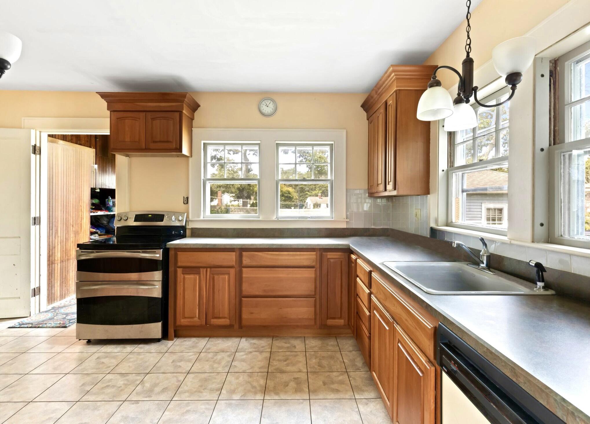 45 Inman Road Dennis Port, MA 02639 - Photo 14 of 48 13 (1)