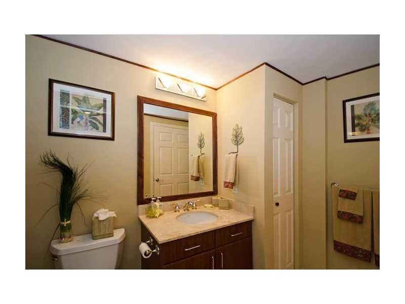 100 South Birch Road, Unit 905D Fort Lauderdale, FL 33316 - Photo 15 of 30 Bathroom
