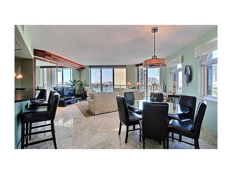 100 South Birch Road, Unit 905D Fort Lauderdale, FL 33316 - Photo 4 of 30 Living Room