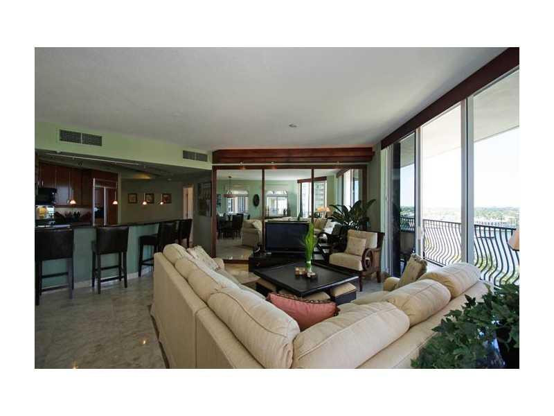 100 South Birch Road, Unit 905D Fort Lauderdale, FL 33316 - Photo 6 of 30 Living Room