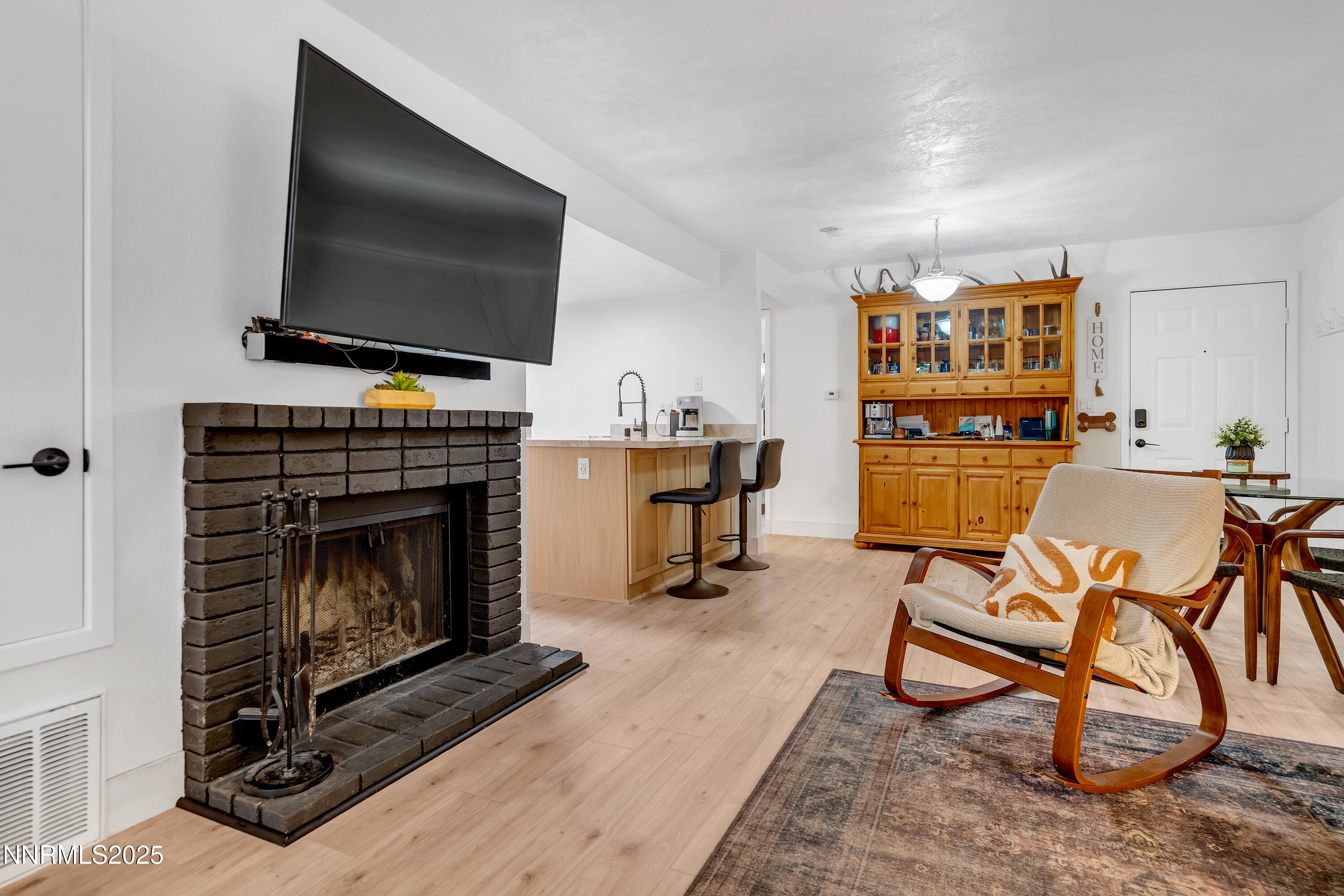 4933 Reggie Road Reno, NV 89502 - Photo 8 of 45 Reggie4933-008