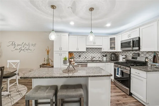 $409,900 | 40 Saw Mill Drive, Unit 204, North Kingstown, RI 02852