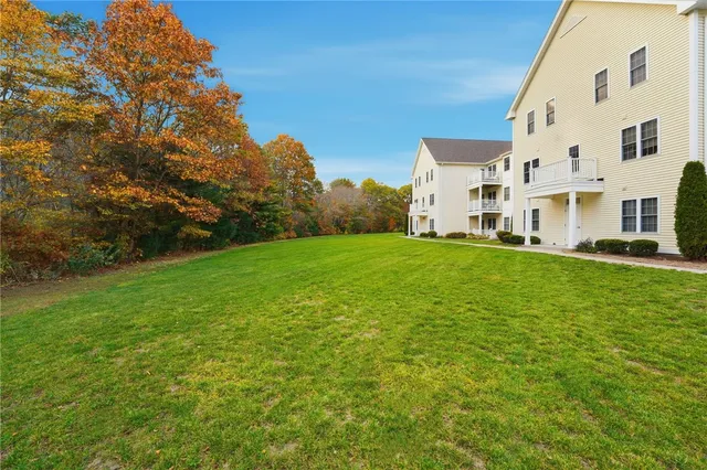 $409,900 | 40 Saw Mill Drive, Unit 204, North Kingstown, RI 02852