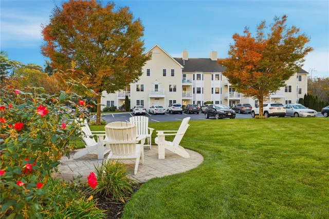 $409,900 | 40 Saw Mill Drive, Unit 204, North Kingstown, RI 02852