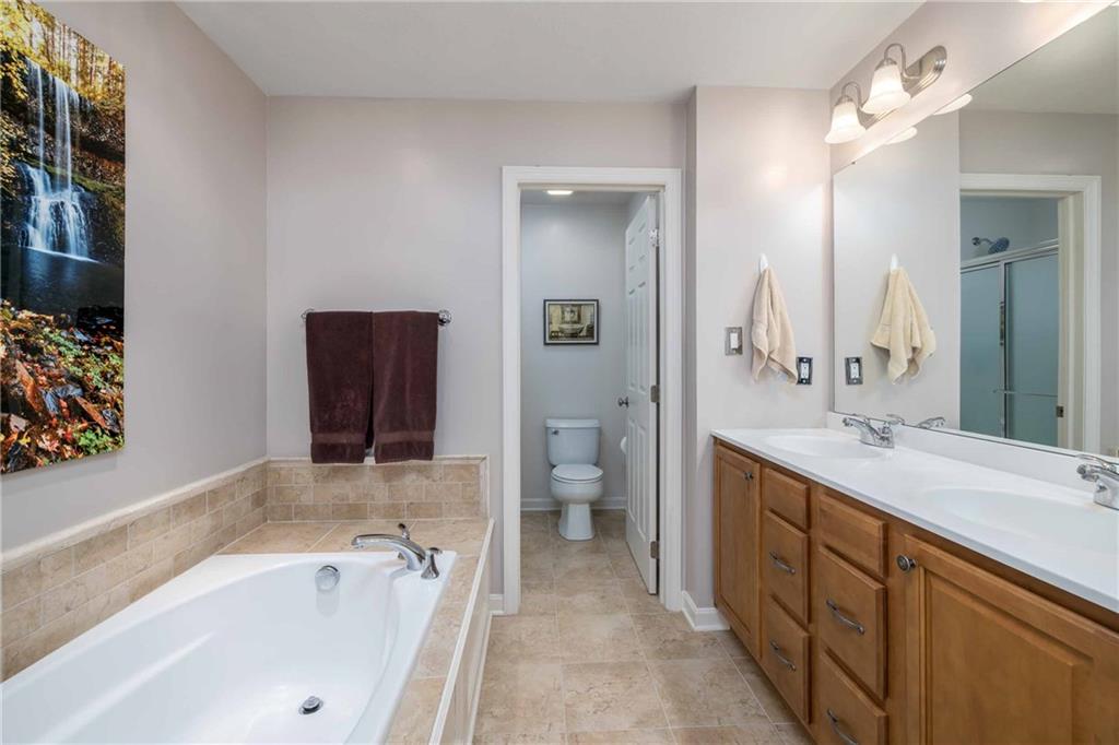 1418 Willowbrook Drive Washington, PA 15301 - Photo 14 of 29