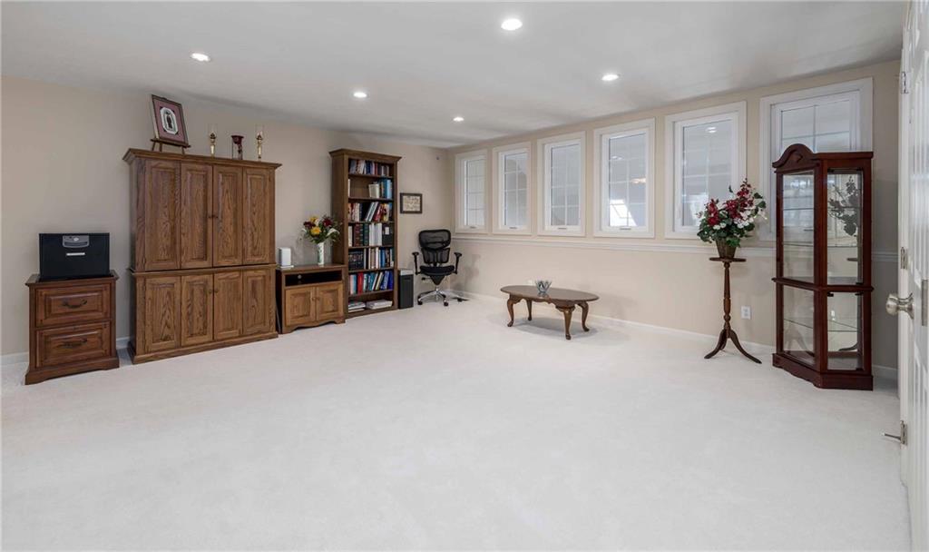 1418 Willowbrook Drive Washington, PA 15301 - Photo 21 of 29