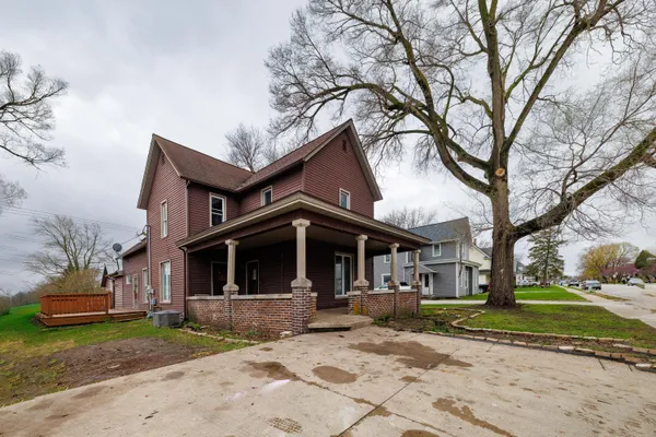 $179,900 | 321 East Main Street, Brook, IN 47922
