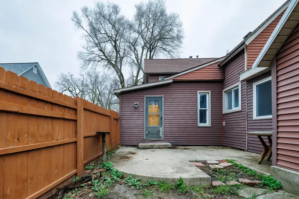 $179,900 | 321 East Main Street, Brook, IN 47922