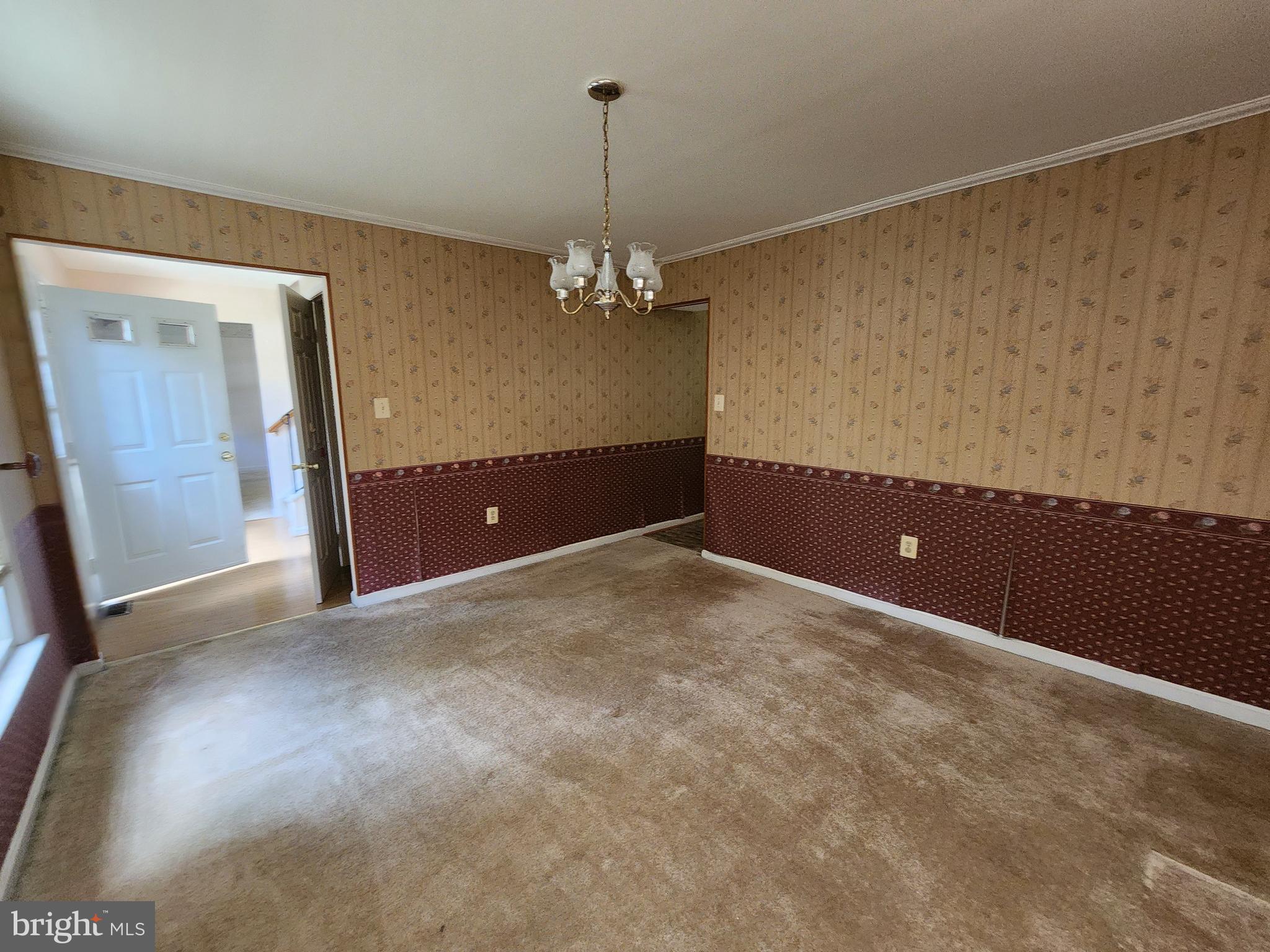 4205 Glenn Dale Road Bowie, MD 20720 - Photo 3 of 23 Living room