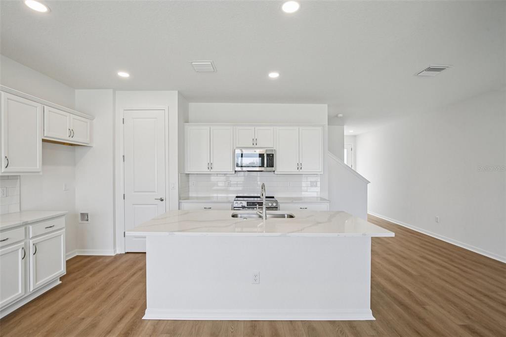 31481 Spanish Msn Road San Antonio, FL 33576 - Photo 5 of 36