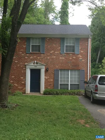 $2,095 | 104 Longwood Drive, Unit B, Charlottesville, VA 22903