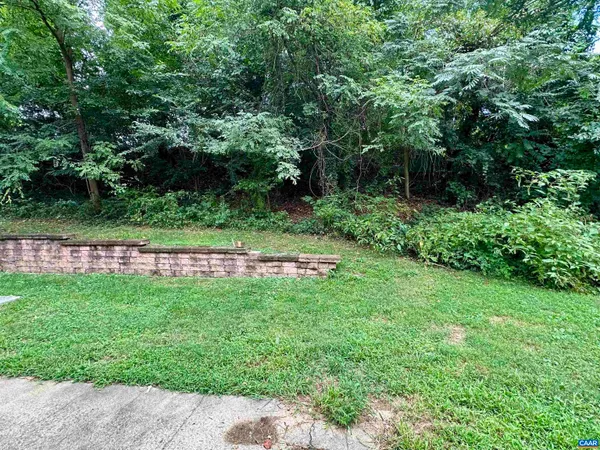 $2,145 | 104 Longwood Drive, Unit B, Charlottesville, VA 22903