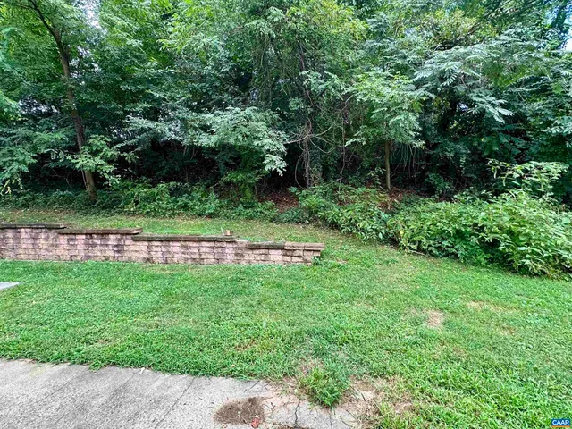 $2,095 | 104 Longwood Drive, Unit B, Charlottesville, VA 22903