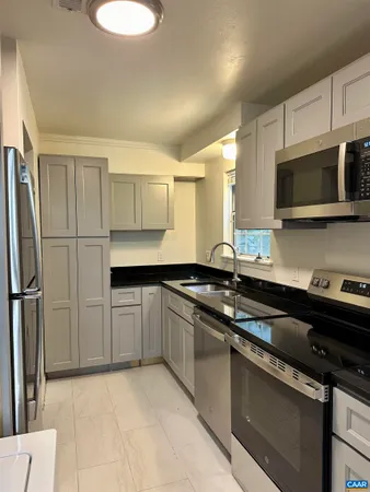 $2,145 | 104 Longwood Drive, Unit B, Charlottesville, VA 22903