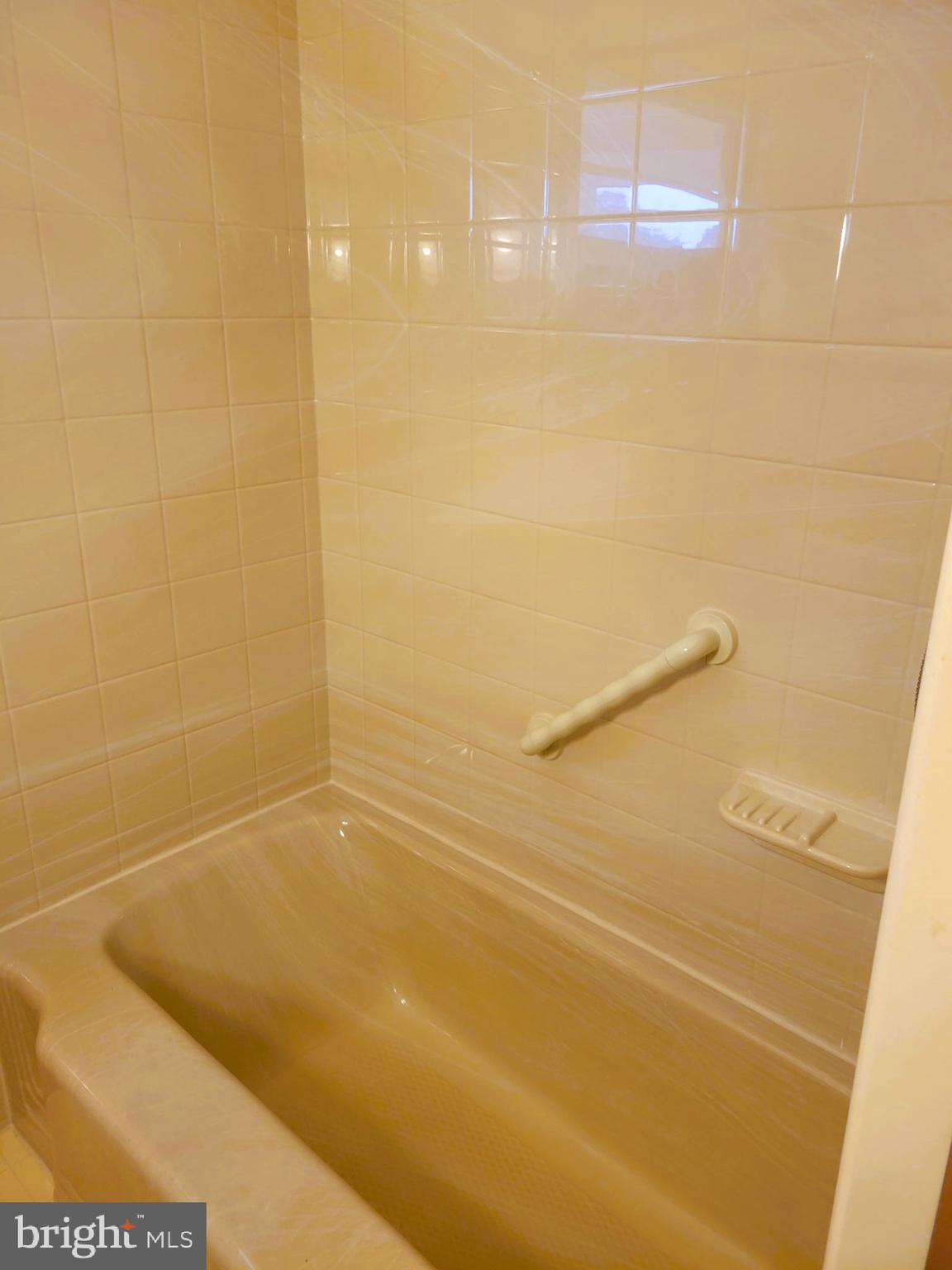 24 Nestler Road Bridgeton, NJ 08302 - Photo 27 of 41 a bathroom with a shower